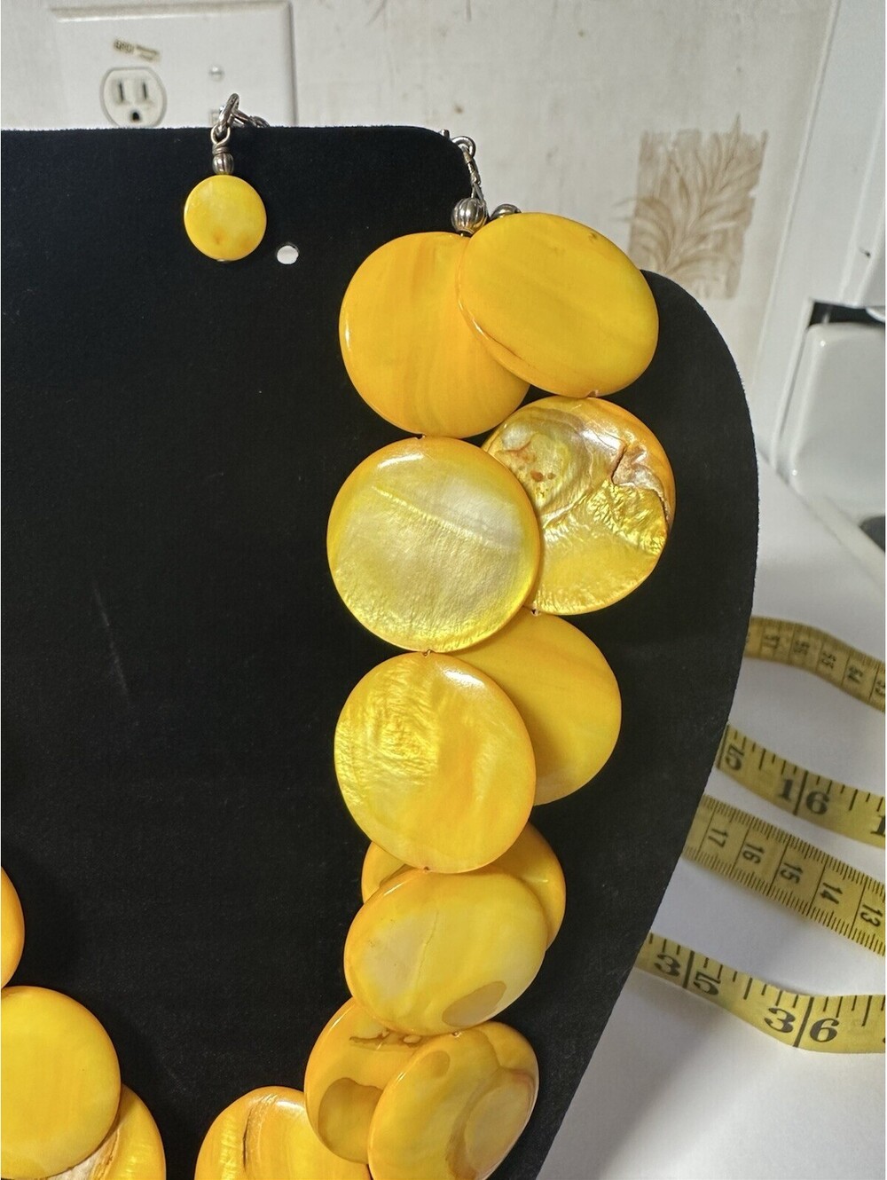 Vintage Yellow Mother Of Pearl Necklace Stunning Statement Piece Double Strand - Picture 6 of 9